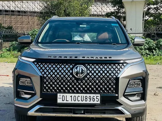 Used 2023 MG Hector Plus in Delhi