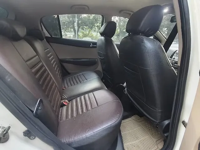 Used Hyundai i20 [2010-2012] Sportz 1.4 CRDI in Kanpur