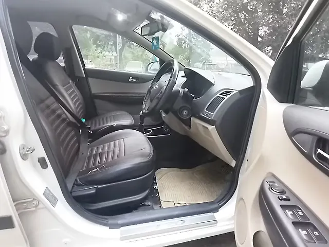 Used Hyundai i20 [2010-2012] Sportz 1.4 CRDI in Kanpur