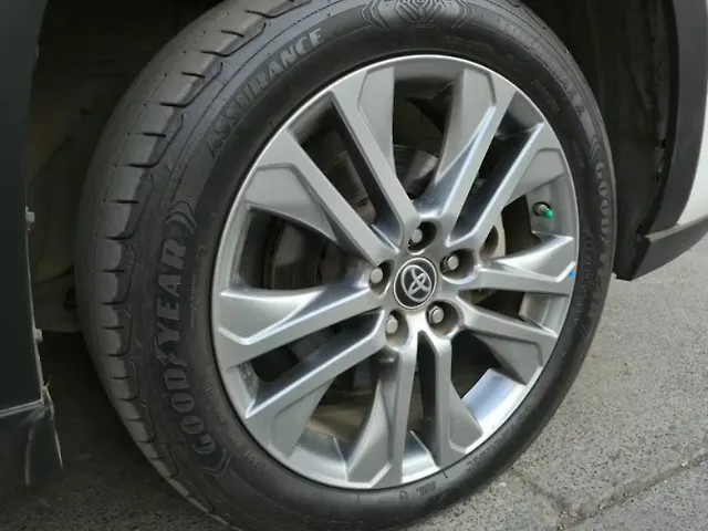 Used Toyota Innova Hycross ZX Hybrid (Electric + Petrol) Automatic (e-CVT) 7 STR in Mumbai