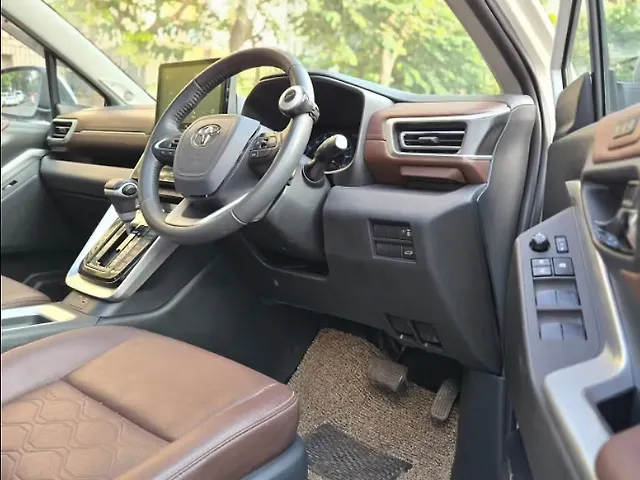 Used Toyota Innova Hycross ZX Hybrid (Electric + Petrol) Automatic (e-CVT) 7 STR in Mumbai