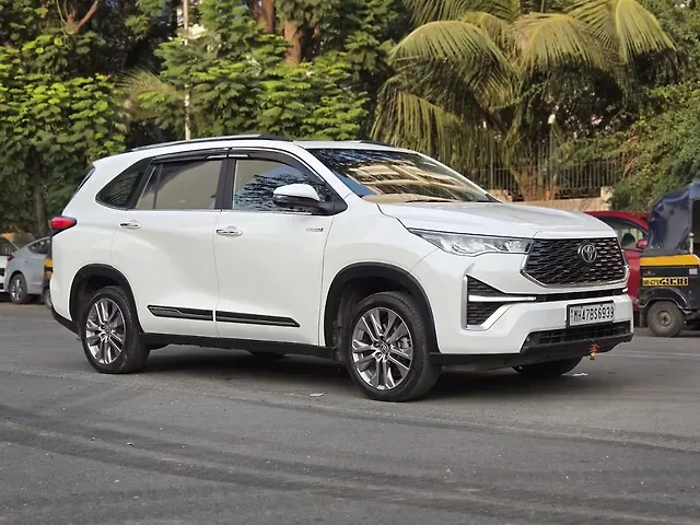 Used 2024 Toyota Innova Hyrcross in Mumbai Used 2024 Toyota Innova Hyrcross in Mumbai