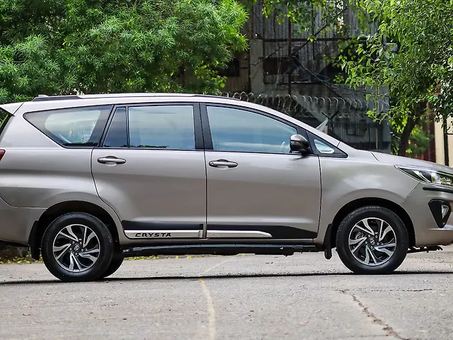 Used 2022 Toyota Innova Crysta in Delhi