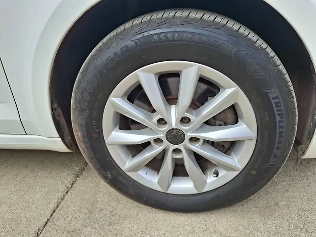 Used Skoda Octavia [2017-2021] 1.8 TSI Style Plus AT [2017] in Mumbai