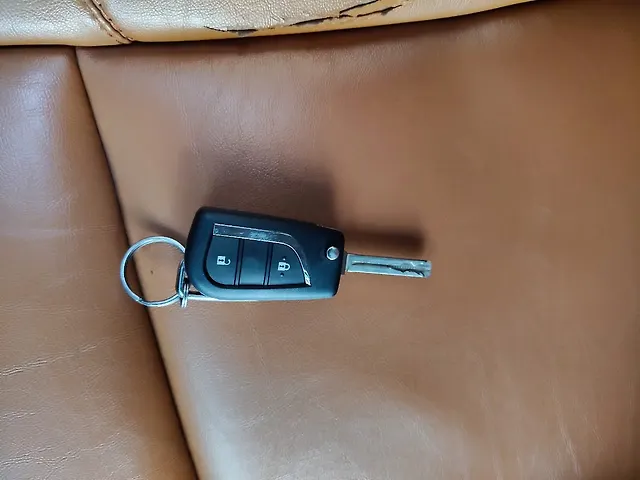 Used Toyota Innova Crysta [2016-2020] 2.4 G 7 STR [2016-2017] in Bangalore