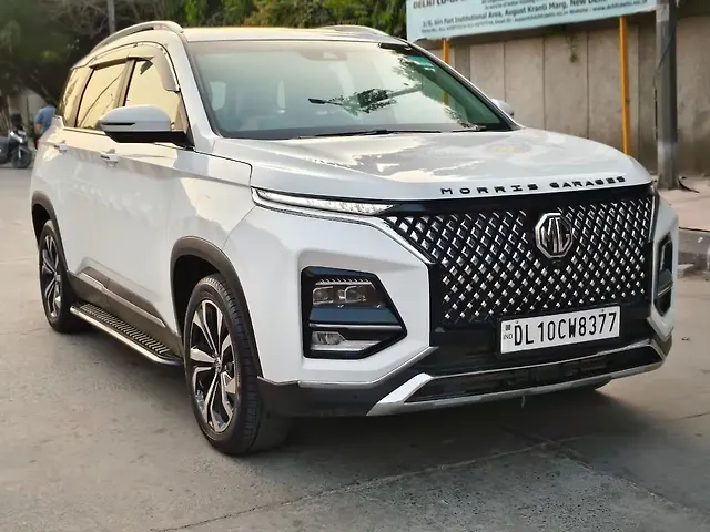Used 2024 MG Hector Plus in Delhi