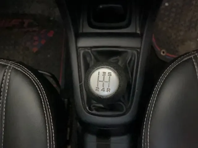 Used Maruti Suzuki Swift [2011-2014] VXi in Hyderabad