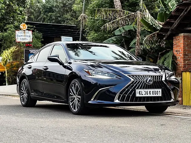 Used Lexus Old Generation ES 2018 300h Luxury in Thrissur