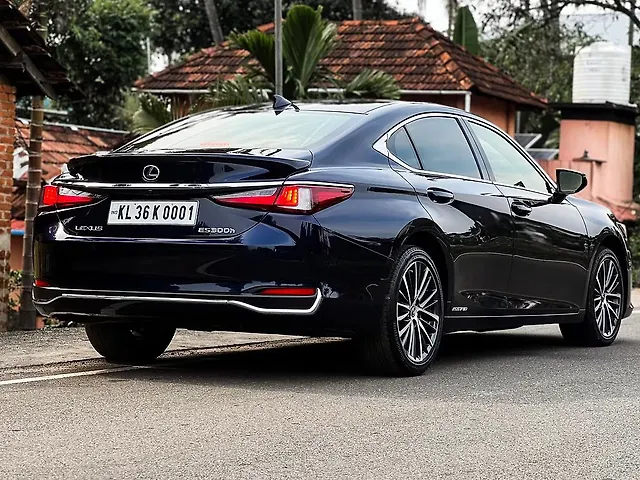 Used Lexus Old Generation ES 2018 300h Luxury in Thrissur