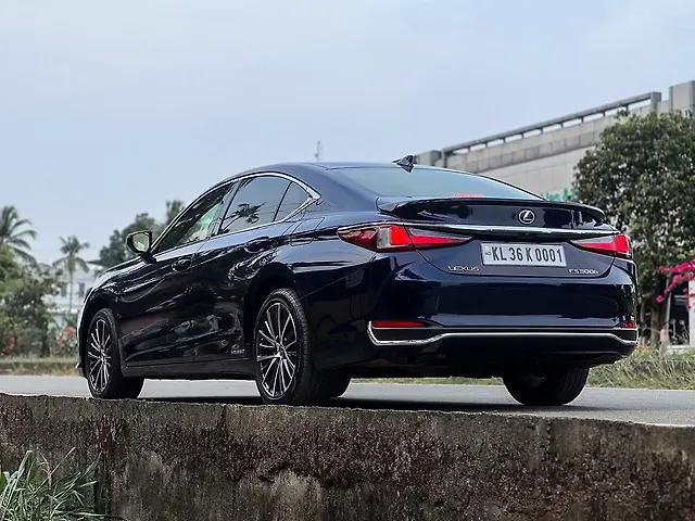 Used Lexus Old Generation ES 2018 300h Luxury in Thrissur