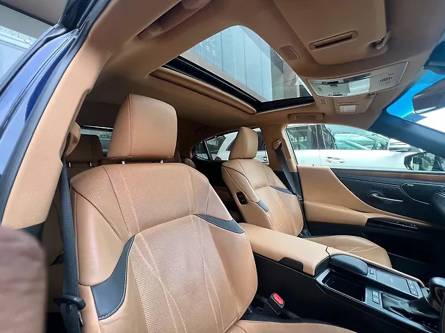 Used Lexus Old Generation ES 2018 300h Luxury in Thrissur