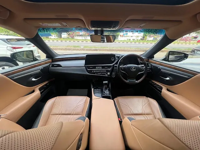 Used Lexus Old Generation ES 2018 300h Luxury in Thrissur