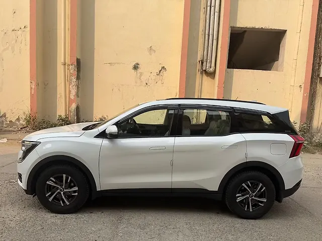 Used Mahindra Old Generation XUV700 AX 5 Petrol MT 7 STR [2021] in Delhi