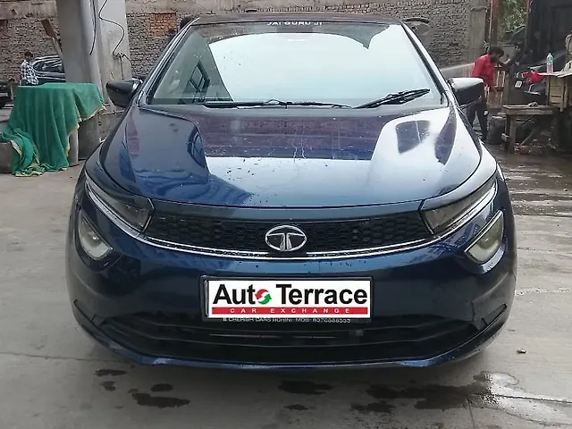 Used 2023 Tata Altroz in Delhi