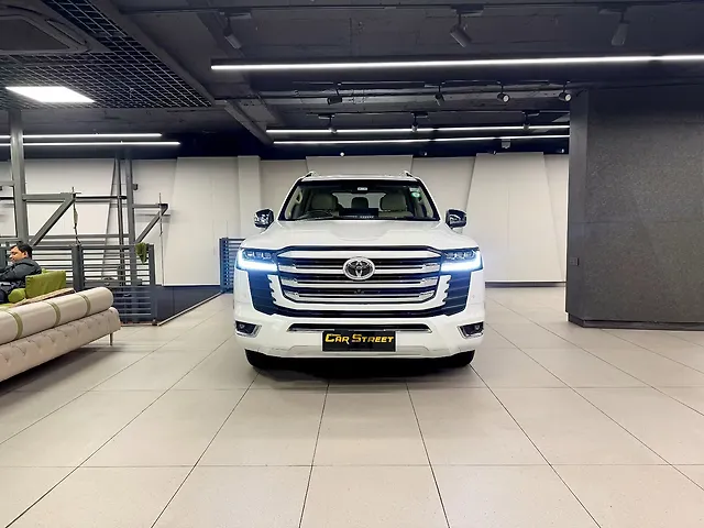 Used 2016 Toyota Land Cruiser in Kanpur