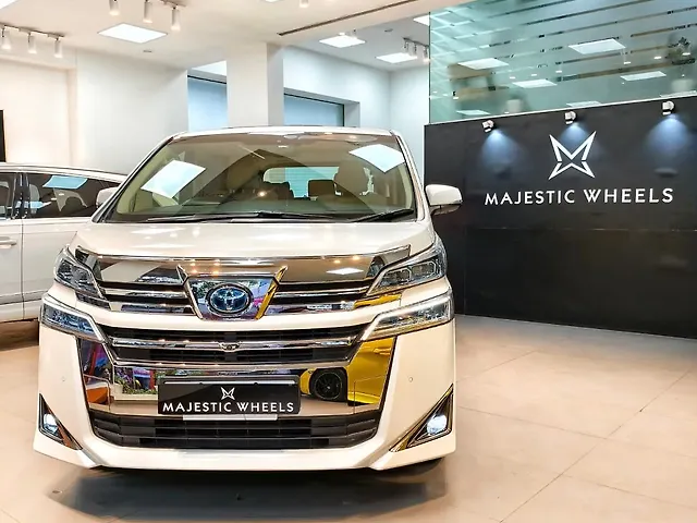 Used 2022 Toyota Vellfire in Pune
