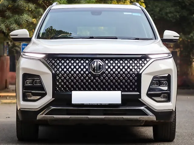 Used 2024 MG Hector Plus in Delhi