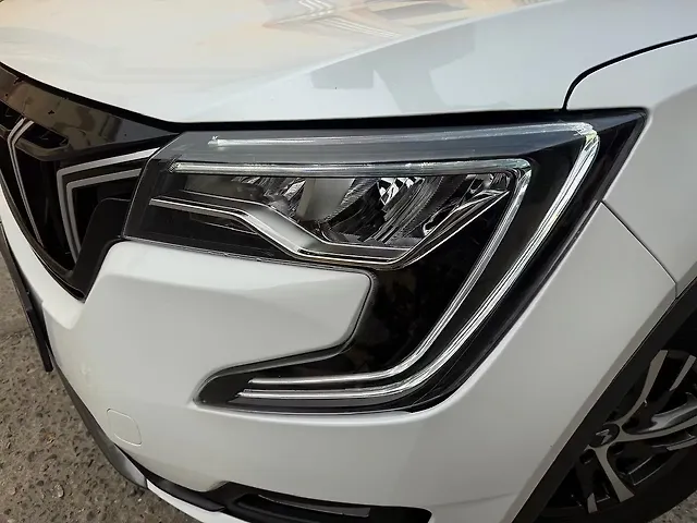 Used Mahindra Old Generation XUV700 AX 5 Petrol MT 7 STR [2021] in Delhi