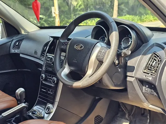 Used Mahindra XUV500 W7 [2018-2020] in Mumbai