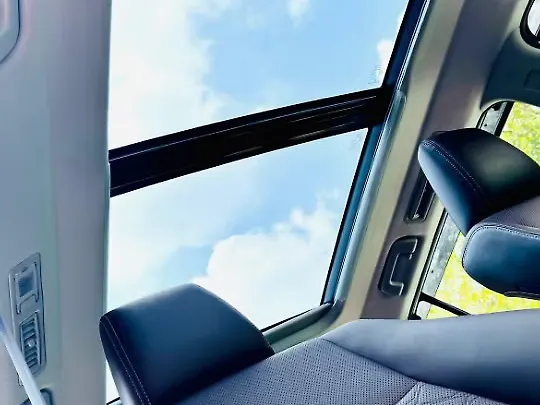 Used Toyota Innova Hycross ZX (O) Hybrid (Electric + Petrol) Automatic (e-CVT) 7 STR in Agra Used Toyota Innova Hycross ZX (O) Hybrid (Electric + Petrol) Automatic (e-CVT) 7 STR in Agra