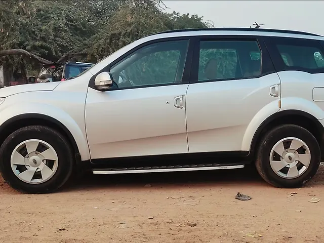 Used Mahindra XUV500 W7 [2018-2020] in Agra