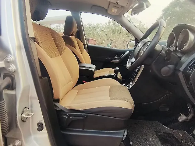 Used Mahindra XUV500 W7 [2018-2020] in Agra