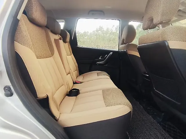 Used Mahindra XUV500 W7 [2018-2020] in Agra