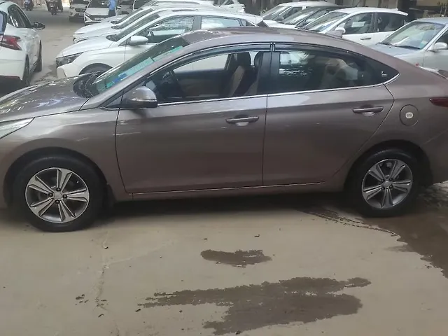 Used Hyundai Verna [2017-2020] SX 1.6 CRDi in Bangalore