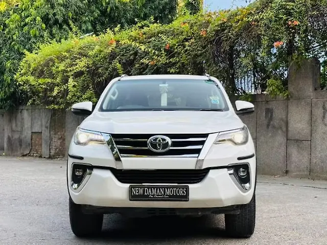 Used 2020 Toyota Fortuner in Delhi