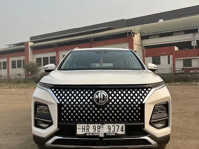 Used 2023 MG Hector Plus in Delhi