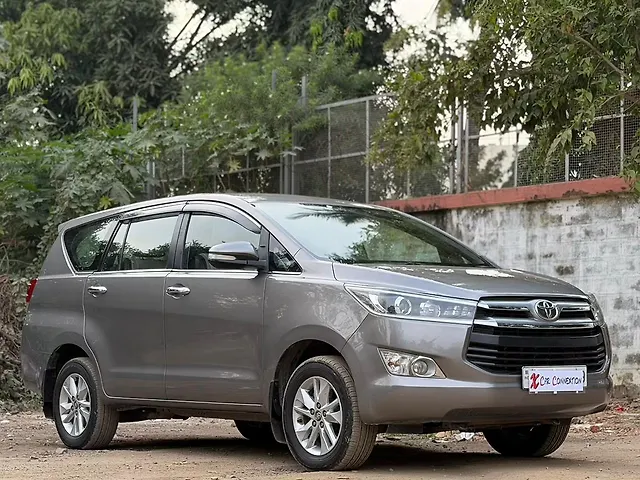 Used Toyota Innova Crysta [2016-2020] 2.4 V Diesel in Mumbai