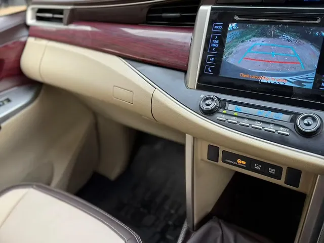 Used Toyota Innova Crysta [2016-2020] 2.4 V Diesel in Mumbai