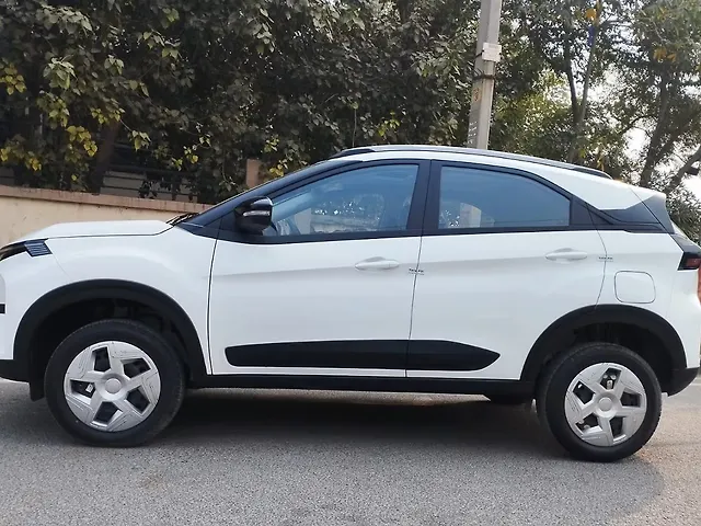 Used Tata Nexon Pure Plus 1.2 Petrol 6MT in Delhi