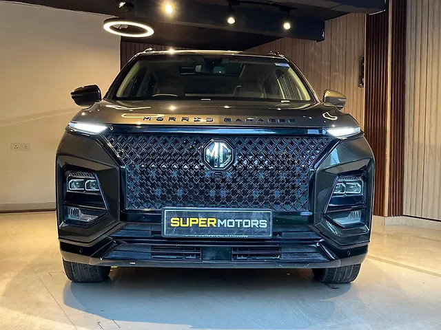 Used 2025 MG Hector Plus in Delhi