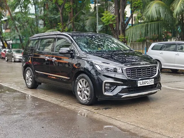 Used 2020 Kia Carnival in Mumbai