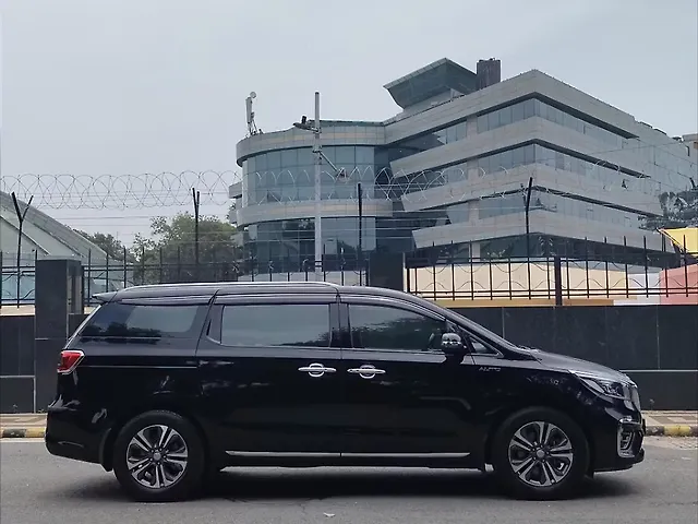 Used 2020 Kia Carnival in Delhi Used 2020 Kia Carnival in Delhi