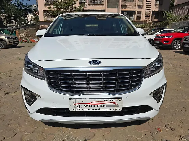 Used 2020 Kia Carnival in Mumbai