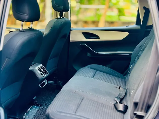 Used Mahindra Old Generation XUV700 AX 5 Petrol MT 5 STR [2021] in Delhi