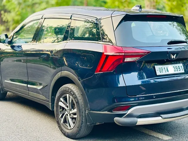 Used Mahindra Old Generation XUV700 AX 5 Petrol MT 5 STR [2021] in Delhi