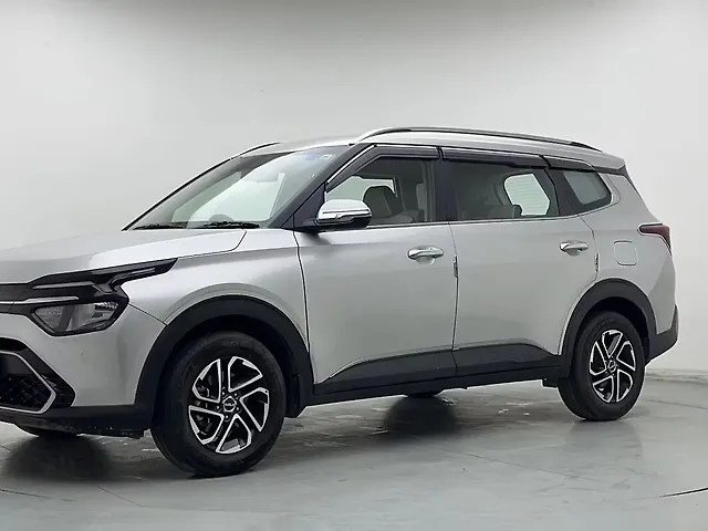 Used 2022 Kia Carens in Delhi