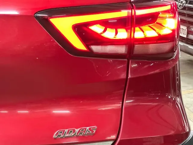 Used MG Astor Savvy 1.5 CVT S Red [2021-2023] in Mumbai