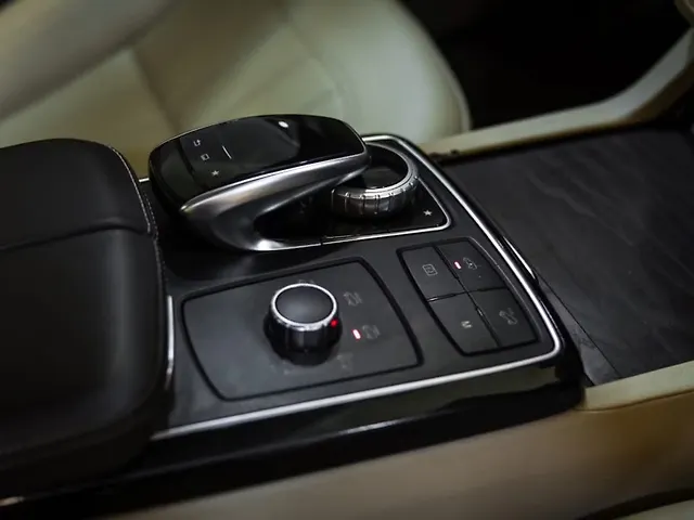 Used 2016 Mercedes-Benz GLS in Delhi