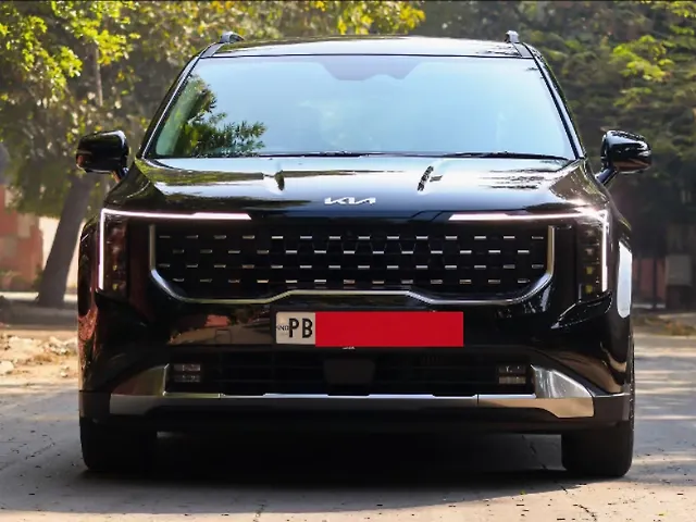 Used 2025 Kia Carnival in Delhi Used 2025 Kia Carnival in Delhi