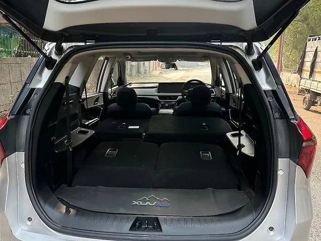 Used Mahindra Old Generation XUV700 AX5 2WD Petrol 2.0L Turbo Manual 7 STR in Delhi