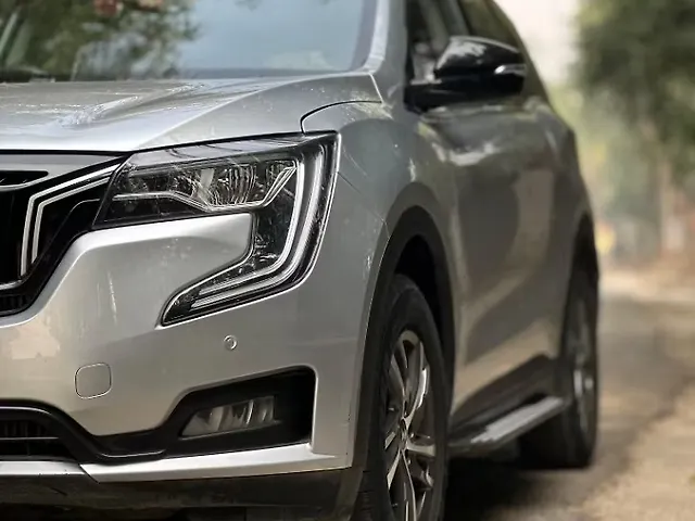 Used Mahindra Old Generation XUV700 AX5 2WD Petrol 2.0L Turbo Manual 7 STR in Delhi