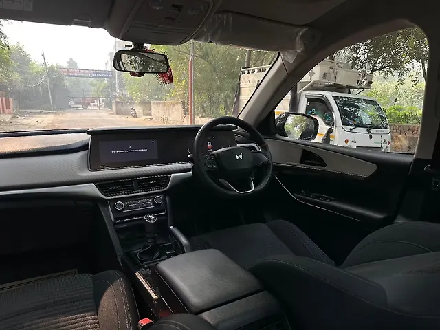 Used Mahindra Old Generation XUV700 AX5 2WD Petrol 2.0L Turbo Manual 7 STR in Delhi