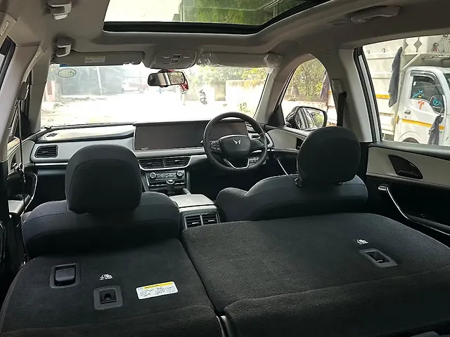 Used Mahindra Old Generation XUV700 AX5 2WD Petrol 2.0L Turbo Manual 7 STR in Delhi