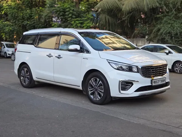 Used 2022 Kia Carnival in Mumbai