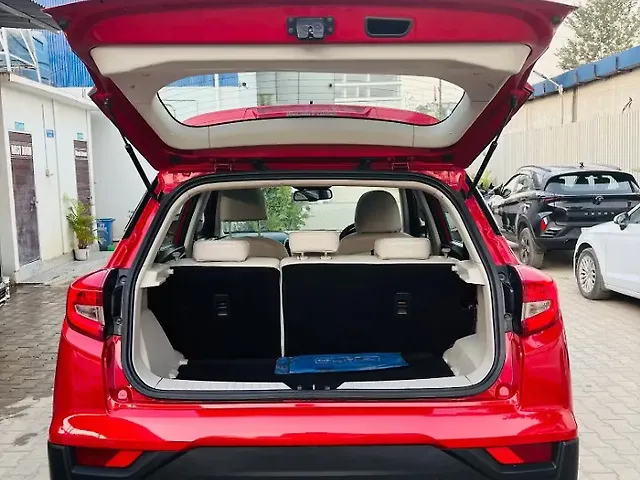 Used Mahindra XUV300 [2019-2024] W8 (O) 1.2 Petrol in Guwahati