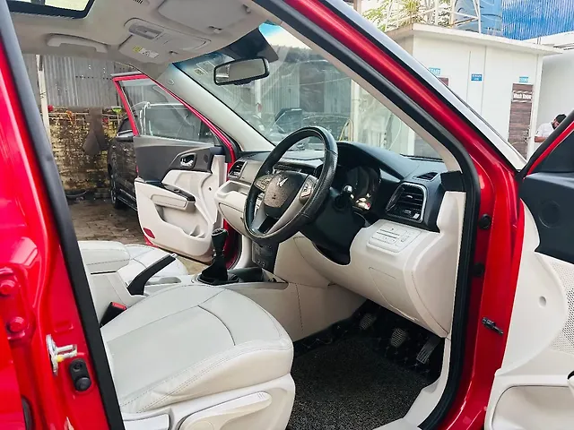 Used Mahindra XUV300 [2019-2024] W8 (O) 1.2 Petrol in Guwahati